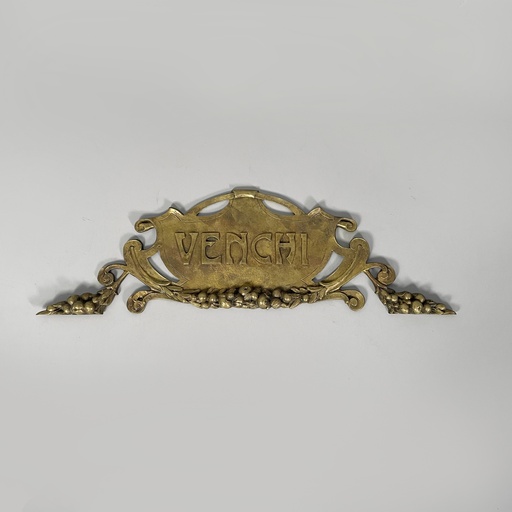 [2520007165] Insegna Venchi in ottone, 1940 ca.