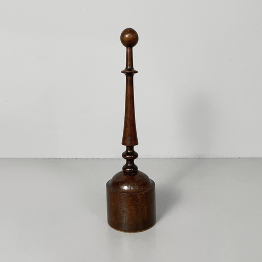 [2520007266] Fermaporta in legno, 1930 ca.