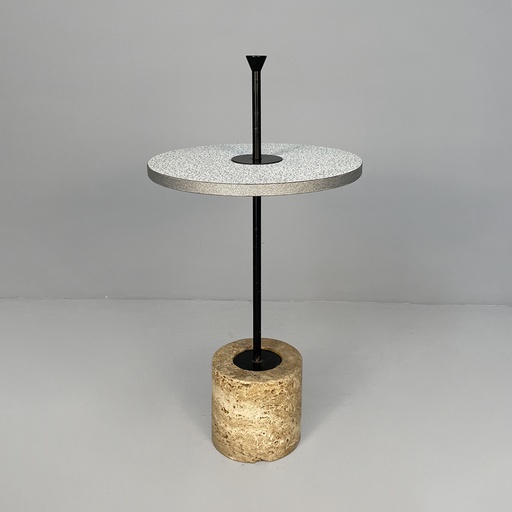 [2520007343] Tavolo da caffè in metallo, formica e travertino, 1980 ca. 