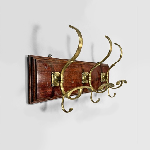 [2520007781] Appendiabiti da parete in legno e ottone, 1920 ca.