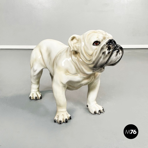 [2220002169] Scultura in ceramica di cane bulldog,  1970 ca.