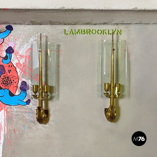 [2220002373] Applique in ottone e vetro, 1960 ca.