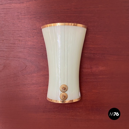 [2220002524] Applique in vetro verde e ottone, 1950 ca.