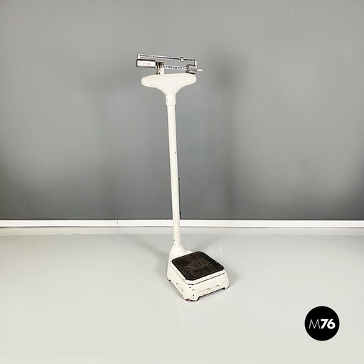 [2220002781] Bilancia medica di Salus, 1960 ca.