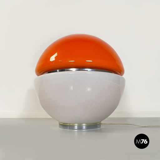 [2220002849] Lampada da tavolo in vetro arancione e opalino, 1970 ca.